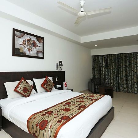 Capital O 3600 Hotel Royal Windsor Kāthgodām Buitenkant foto