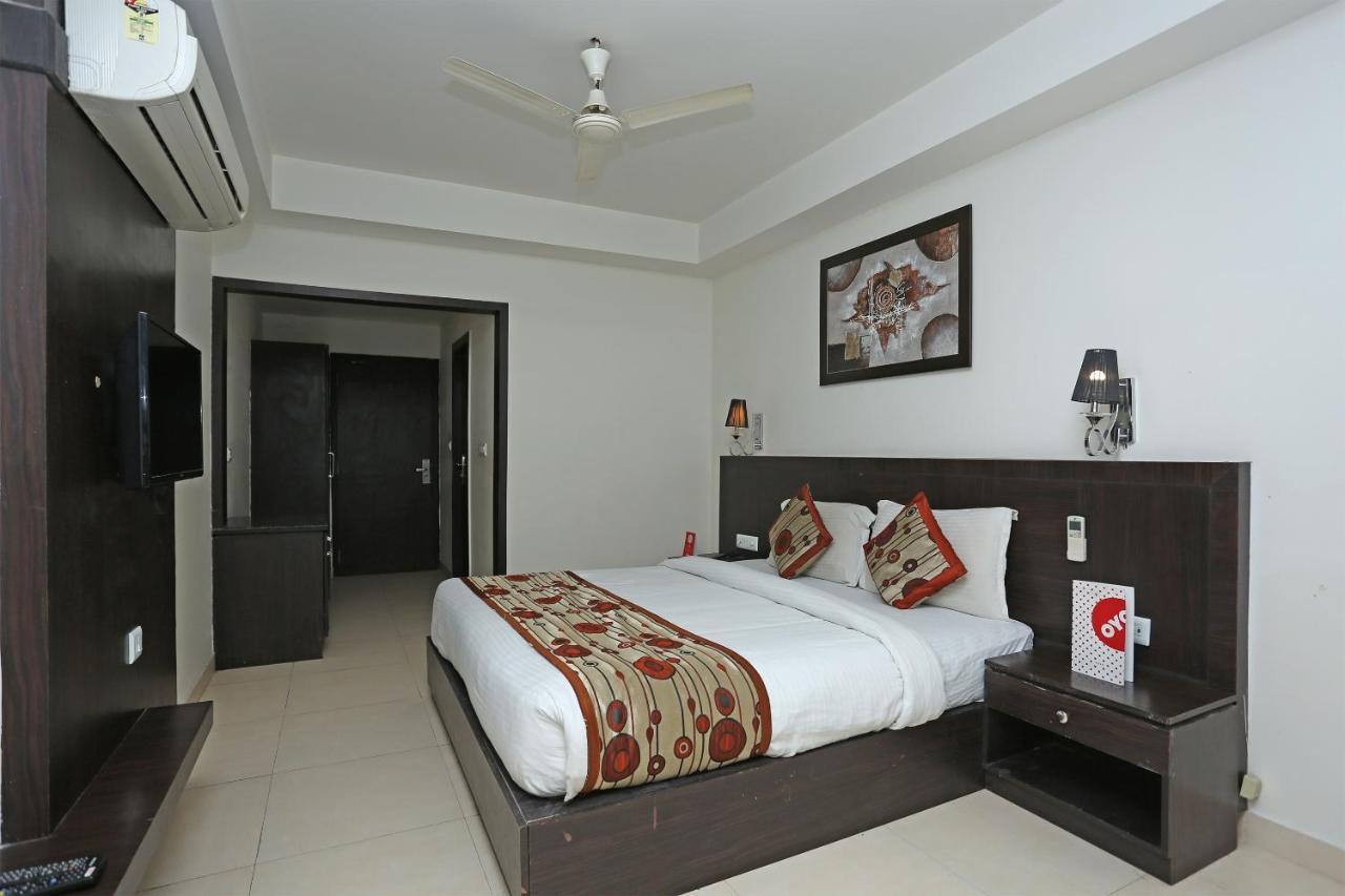 Capital O 3600 Hotel Royal Windsor Kāthgodām Buitenkant foto