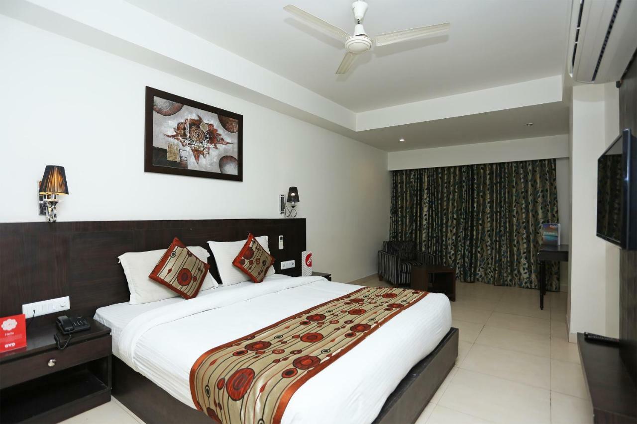 Capital O 3600 Hotel Royal Windsor Kāthgodām Buitenkant foto