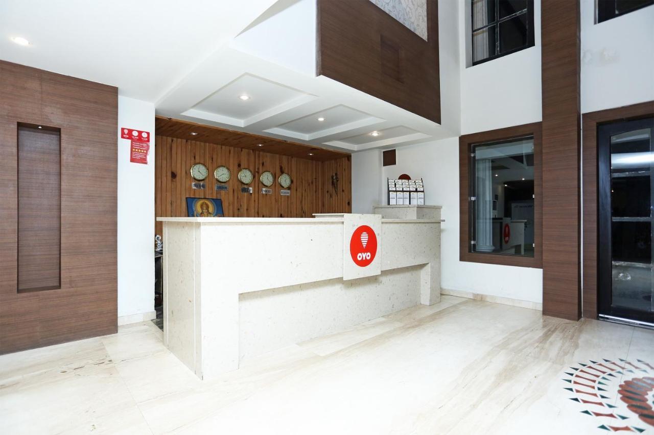 Capital O 3600 Hotel Royal Windsor Kāthgodām Buitenkant foto
