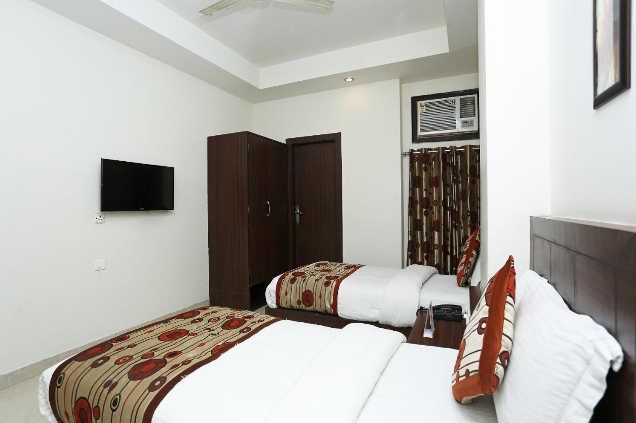 Capital O 3600 Hotel Royal Windsor Kāthgodām Buitenkant foto