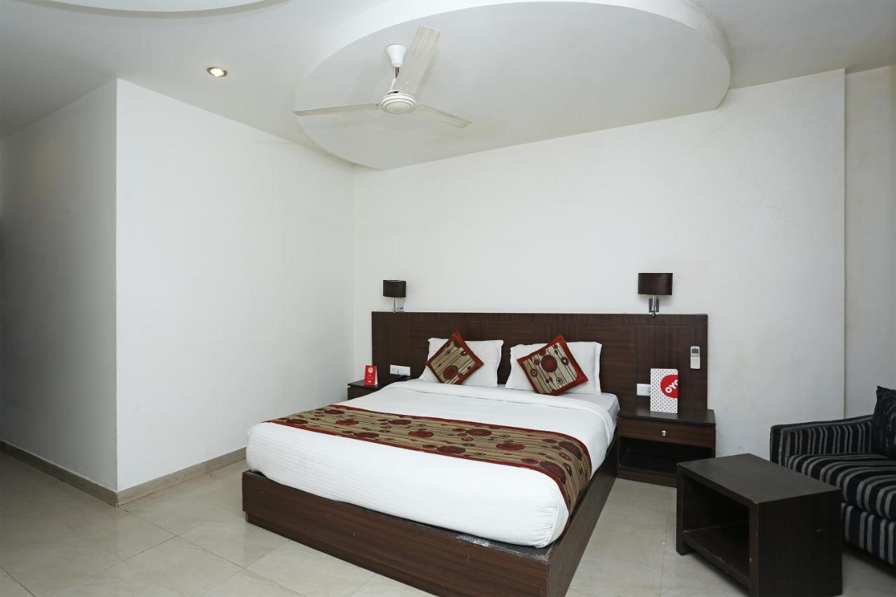 Capital O 3600 Hotel Royal Windsor Kāthgodām Buitenkant foto