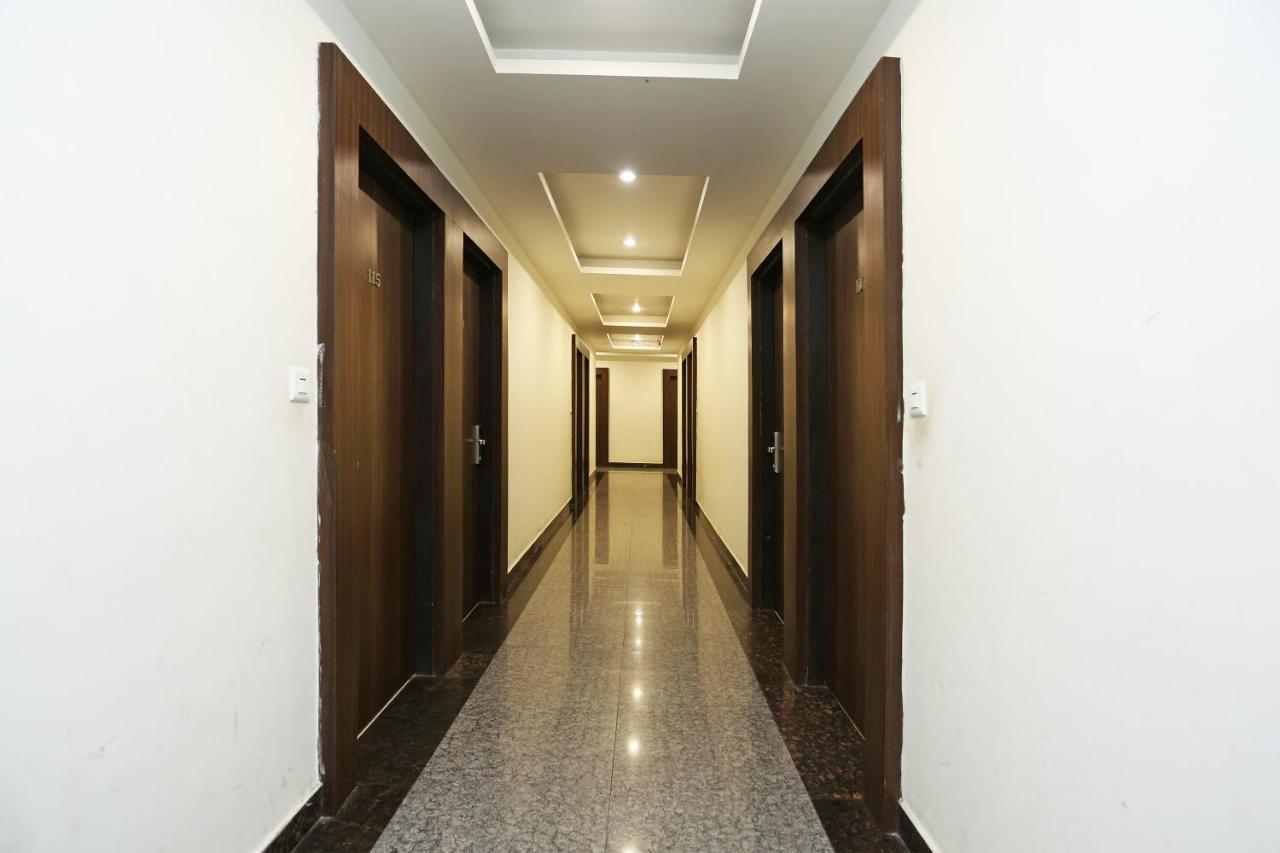 Capital O 3600 Hotel Royal Windsor Kāthgodām Buitenkant foto