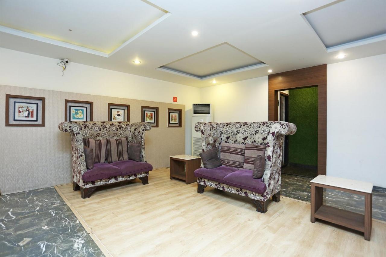 Capital O 3600 Hotel Royal Windsor Kāthgodām Buitenkant foto