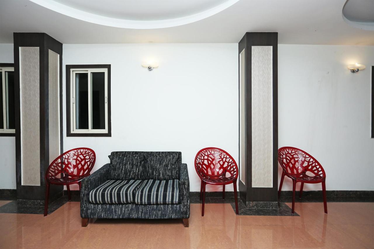 Capital O 3600 Hotel Royal Windsor Kāthgodām Buitenkant foto