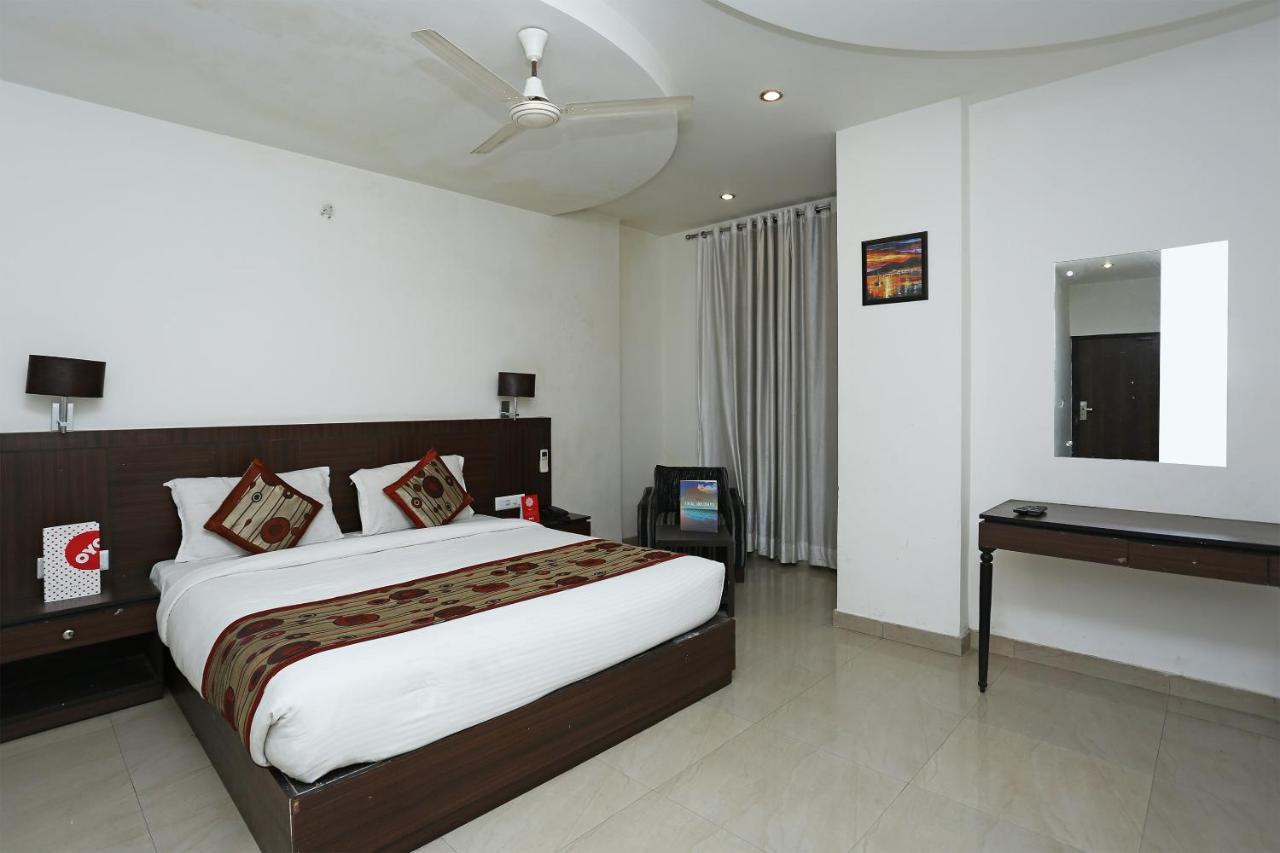 Capital O 3600 Hotel Royal Windsor Kāthgodām Buitenkant foto