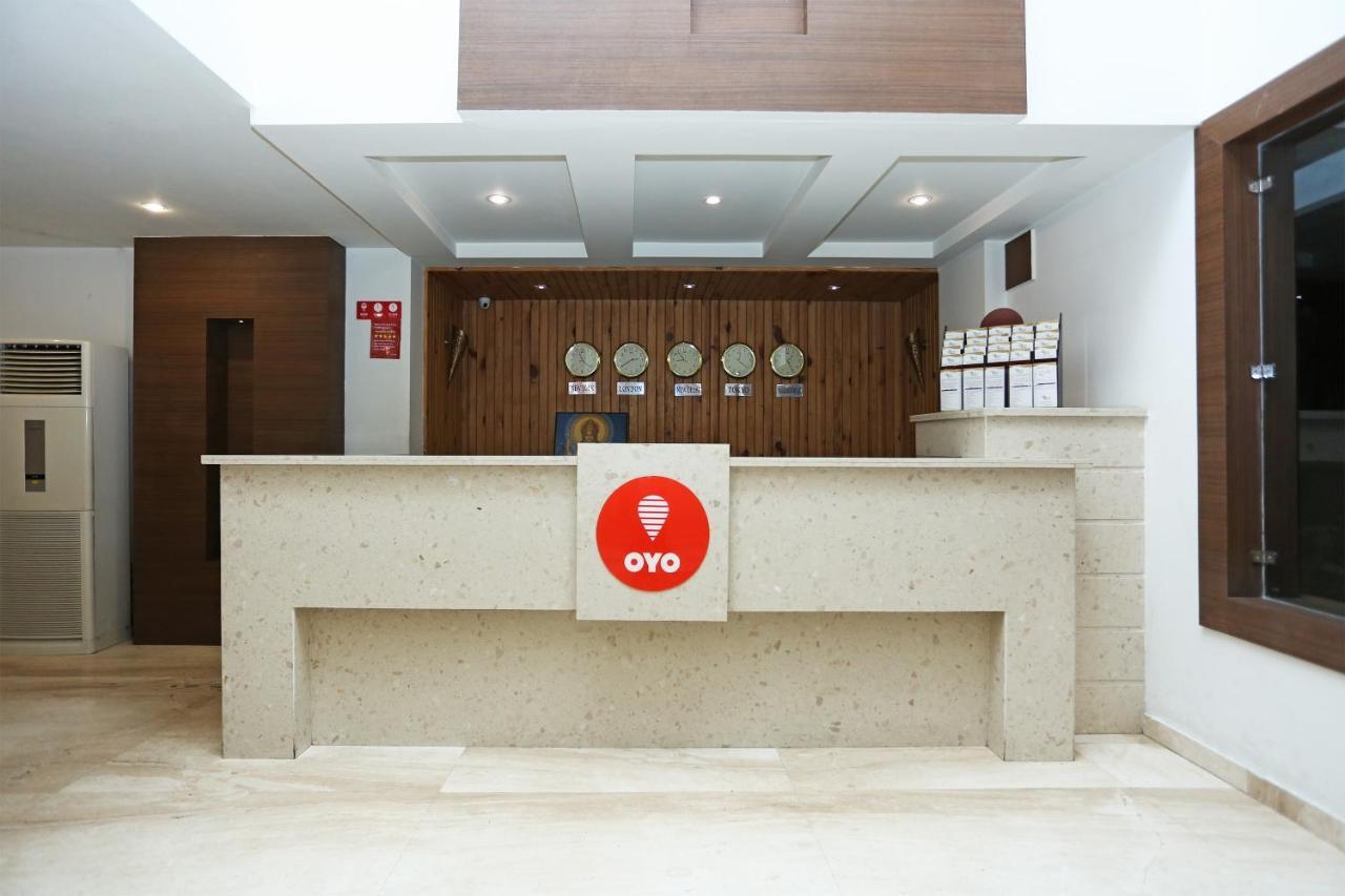 Capital O 3600 Hotel Royal Windsor Kāthgodām Buitenkant foto